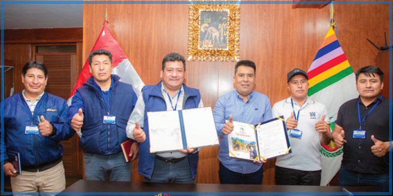 Gobernador regional firma convenios por más de s/ 9.3 millones para construcción de estadio y obra vial en Pampamarca, Cotaruse