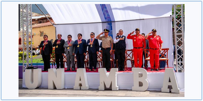 UNAMBA engalanó desfile cívico por su XXVI aniversario de vida institucional