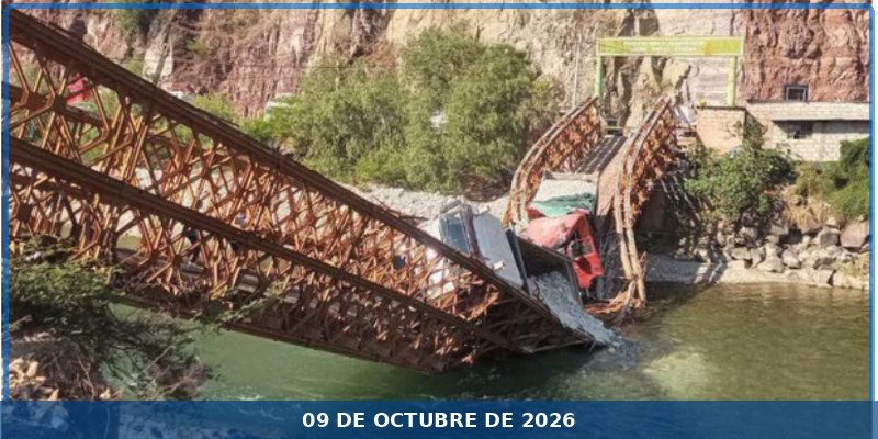 El puente Pampatama sigue colapsado y la gente arriesga la vida